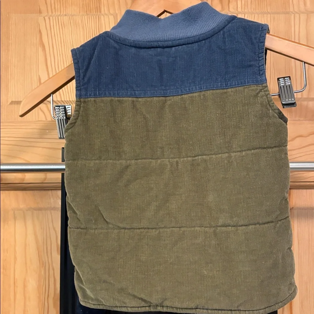 OshKosh B'gosh Corduroy Puffer Vest in Olive Green & Navy Sz 3T
